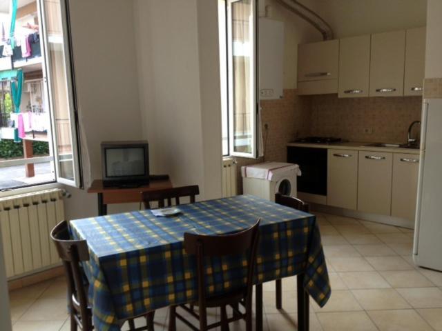 Residence Villa Carmen Fronte Mare A 50 Mt Пиетра Лигуре Екстериор снимка