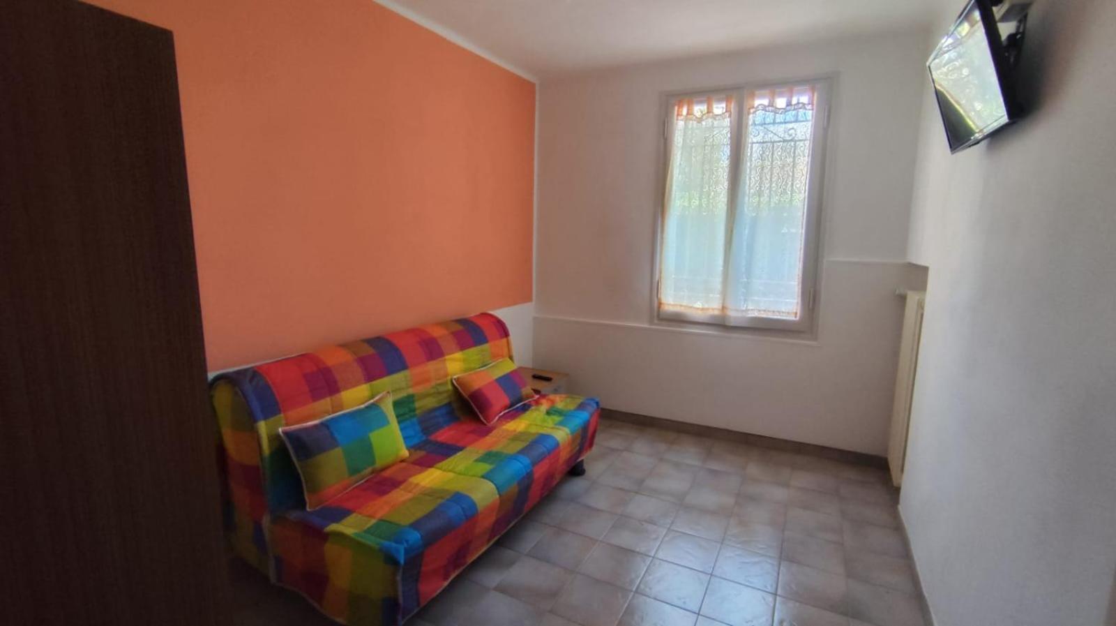 Residence Villa Carmen Fronte Mare A 50 Mt Пиетра Лигуре Екстериор снимка