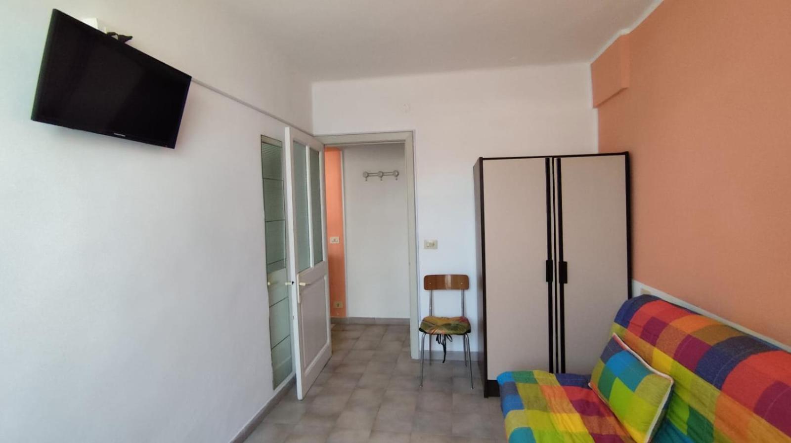 Residence Villa Carmen Fronte Mare A 50 Mt Пиетра Лигуре Екстериор снимка