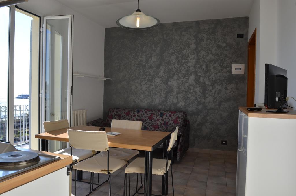 Residence Villa Carmen Fronte Mare A 50 Mt Пиетра Лигуре Екстериор снимка