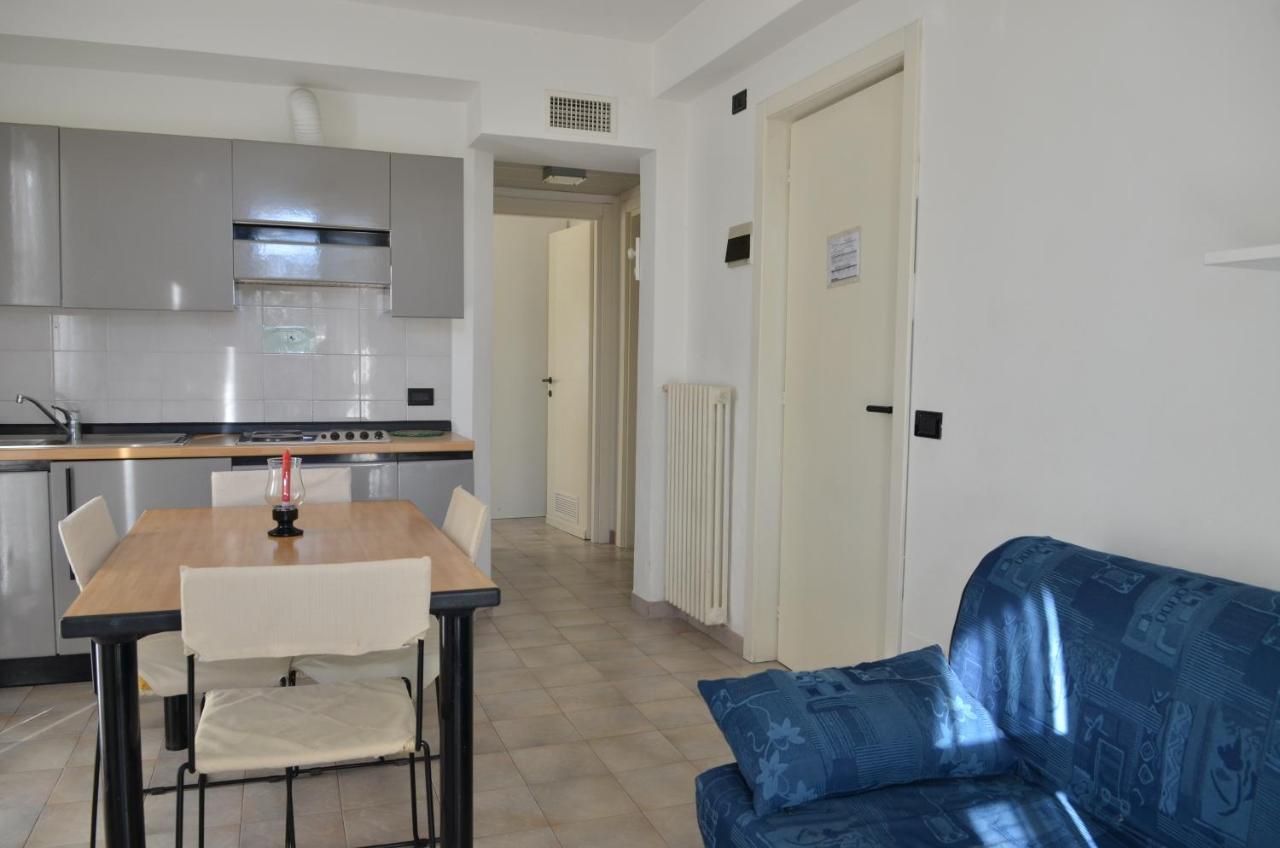 Residence Villa Carmen Fronte Mare A 50 Mt Пиетра Лигуре Екстериор снимка